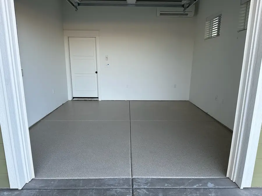 Garage bay with a finished flake floor