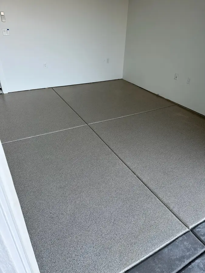 Flake floor corner with control joints