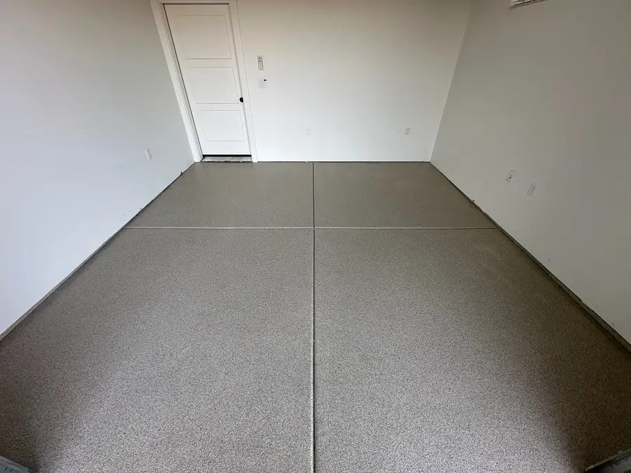 Light gray flake garage floor